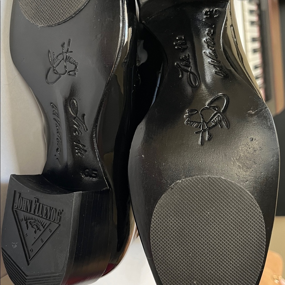 FLUEVOG  Glossy Black ankle BOOTS! 8.5m - Picture 7 of 7